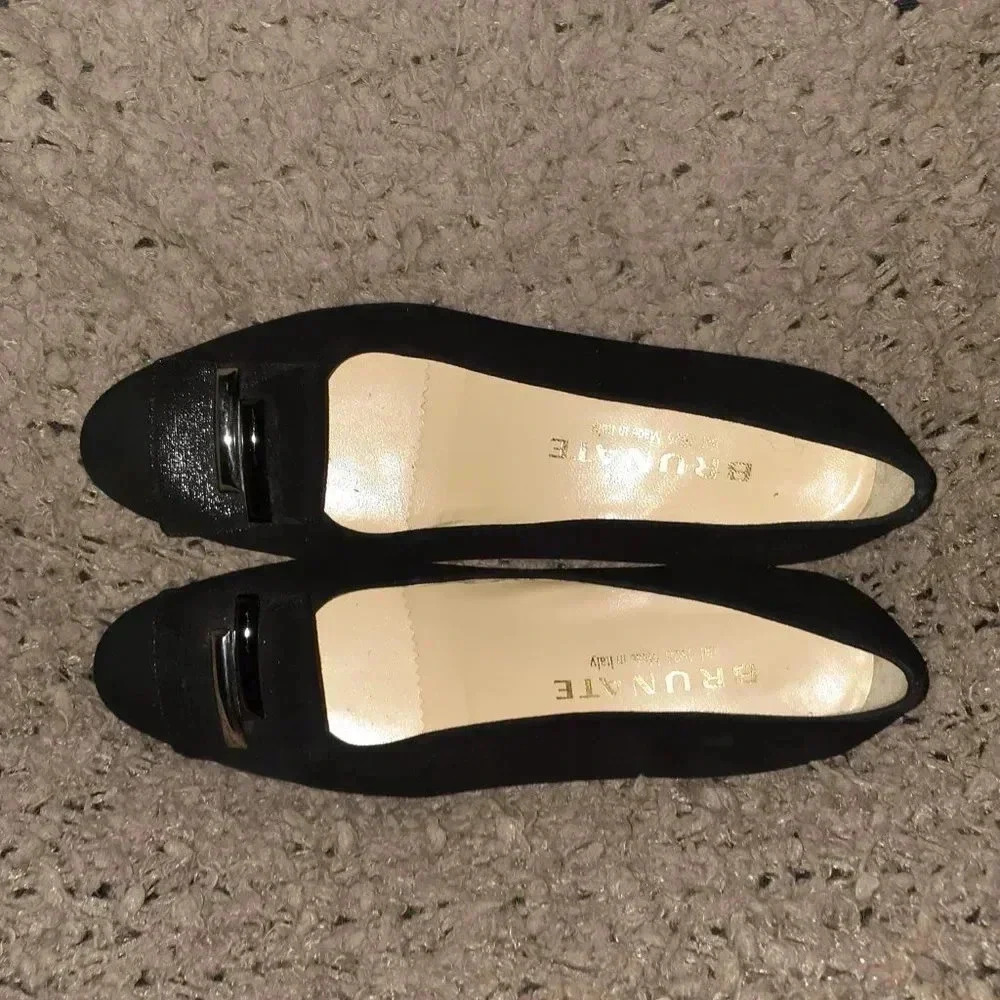 BRUNATE ITALY-Black Suede Classic-Low Heel-Metal Detail-Size 37.5/7-Near Mint - Picture 6 of 7